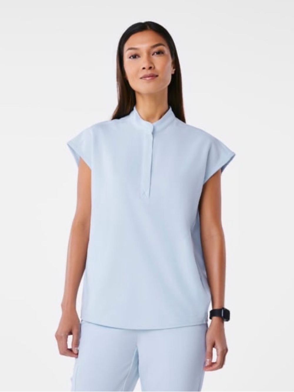 NWOT FIGS Rafaela Oversized Scrub Top Size Medium in Open Skies (light blue).